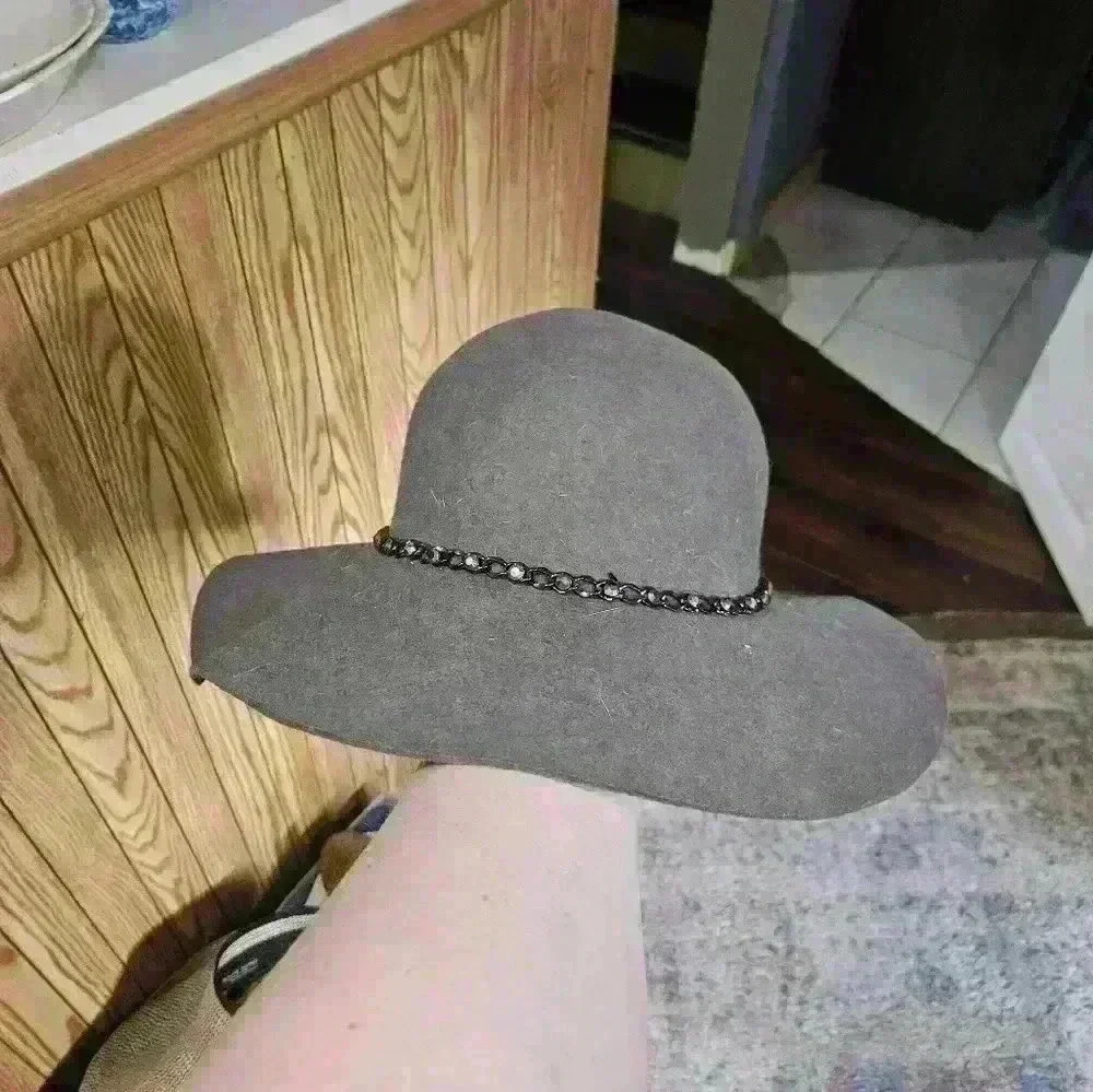 C.C Floppy wool hat. Gray w chain & jeweled band - Picture 5 of 5
